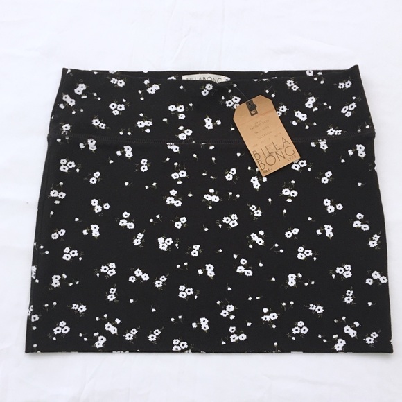 BILLABONG Mini Skirt Floral Print Black - Picture 1 of 4